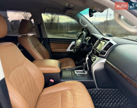 Черный Тойота Ленд Крузер, объемом двигателя 0 л и пробегом 219 тыс. км за 29600 $, фото 15 на Automoto.ua