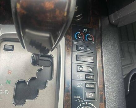 Черный Тойота Ленд Крузер, объемом двигателя 4.46 л и пробегом 285 тыс. км за 38000 $, фото 7 на Automoto.ua