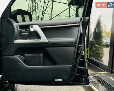 Черный Тойота Ленд Крузер, объемом двигателя 4.61 л и пробегом 197 тыс. км за 34500 $, фото 26 на Automoto.ua