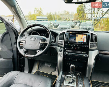 Черный Тойота Ленд Крузер, объемом двигателя 4.61 л и пробегом 197 тыс. км за 34500 $, фото 21 на Automoto.ua