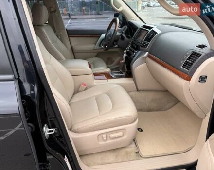 Черный Тойота Ленд Крузер, объемом двигателя 4.46 л и пробегом 300 тыс. км за 26300 $, фото 41 на Automoto.ua