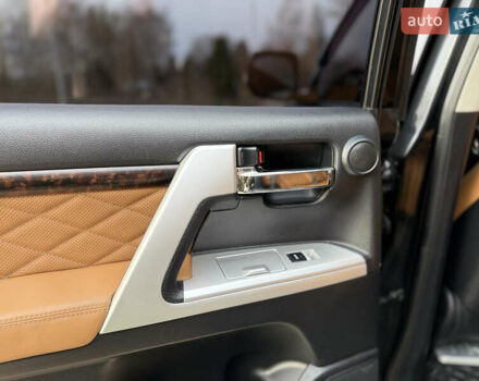 Черный Тойота Ленд Крузер, объемом двигателя 0 л и пробегом 219 тыс. км за 29600 $, фото 34 на Automoto.ua