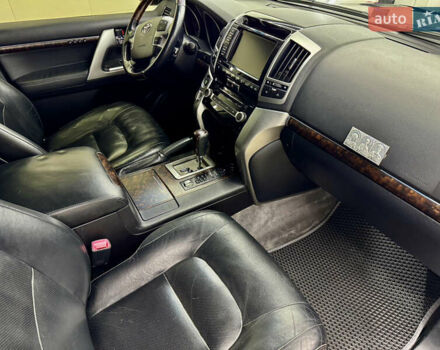 Черный Тойота Ленд Крузер, объемом двигателя 4.5 л и пробегом 318 тыс. км за 28990 $, фото 16 на Automoto.ua