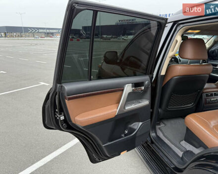 Черный Тойота Ленд Крузер, объемом двигателя 4.46 л и пробегом 160 тыс. км за 39700 $, фото 24 на Automoto.ua