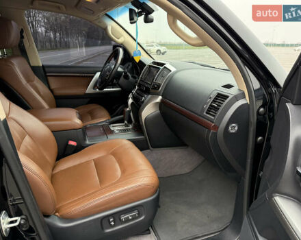 Черный Тойота Ленд Крузер, объемом двигателя 4.46 л и пробегом 160 тыс. км за 39700 $, фото 11 на Automoto.ua