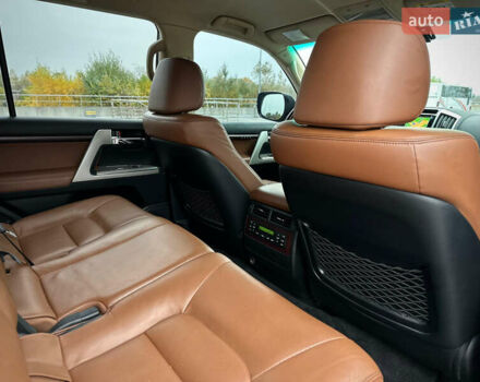 Черный Тойота Ленд Крузер, объемом двигателя 4.46 л и пробегом 350 тыс. км за 34800 $, фото 69 на Automoto.ua