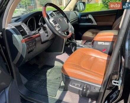 Черный Тойота Ленд Крузер, объемом двигателя 4.5 л и пробегом 175 тыс. км за 39000 $, фото 14 на Automoto.ua