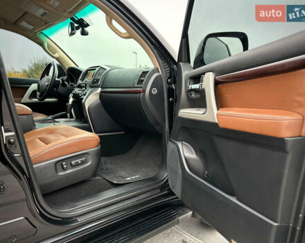 Черный Тойота Ленд Крузер, объемом двигателя 4.46 л и пробегом 350 тыс. км за 34800 $, фото 61 на Automoto.ua