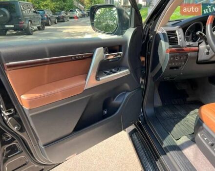 Черный Тойота Ленд Крузер, объемом двигателя 4.5 л и пробегом 175 тыс. км за 39000 $, фото 31 на Automoto.ua