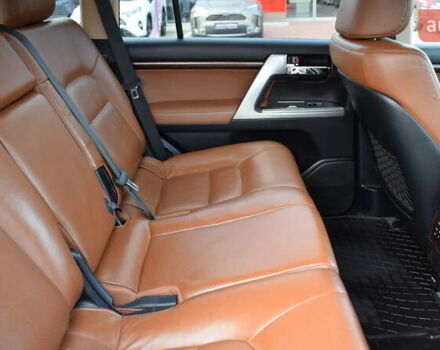 Черный Тойота Ленд Крузер, объемом двигателя 4.46 л и пробегом 155 тыс. км за 37600 $, фото 6 на Automoto.ua