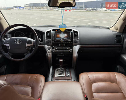 Черный Тойота Ленд Крузер, объемом двигателя 4.46 л и пробегом 160 тыс. км за 39700 $, фото 16 на Automoto.ua