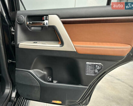 Черный Тойота Ленд Крузер, объемом двигателя 4.46 л и пробегом 350 тыс. км за 34800 $, фото 72 на Automoto.ua