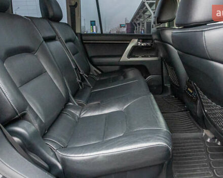 Черный Тойота Ленд Крузер, объемом двигателя 4.46 л и пробегом 93 тыс. км за 40000 $, фото 10 на Automoto.ua