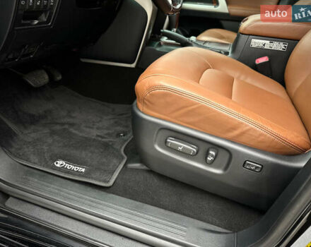 Черный Тойота Ленд Крузер, объемом двигателя 4.46 л и пробегом 350 тыс. км за 34800 $, фото 40 на Automoto.ua