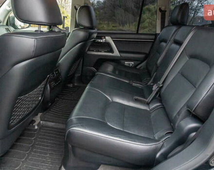 Черный Тойота Ленд Крузер, объемом двигателя 4.46 л и пробегом 93 тыс. км за 40000 $, фото 13 на Automoto.ua