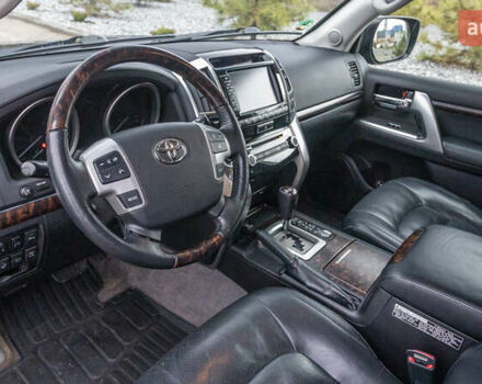 Черный Тойота Ленд Крузер, объемом двигателя 4.46 л и пробегом 93 тыс. км за 40000 $, фото 9 на Automoto.ua