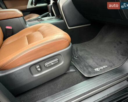 Черный Тойота Ленд Крузер, объемом двигателя 4.46 л и пробегом 350 тыс. км за 34800 $, фото 54 на Automoto.ua