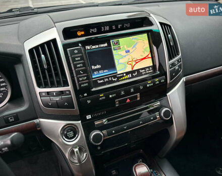 Черный Тойота Ленд Крузер, объемом двигателя 4.46 л и пробегом 350 тыс. км за 34800 $, фото 74 на Automoto.ua