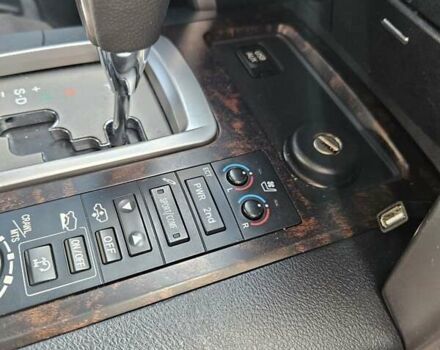 Черный Тойота Ленд Крузер, объемом двигателя 4.46 л и пробегом 246 тыс. км за 33500 $, фото 26 на Automoto.ua