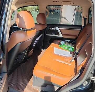 Черный Тойота Ленд Крузер, объемом двигателя 4.5 л и пробегом 175 тыс. км за 39000 $, фото 44 на Automoto.ua