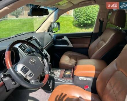 Черный Тойота Ленд Крузер, объемом двигателя 4.5 л и пробегом 175 тыс. км за 39000 $, фото 16 на Automoto.ua