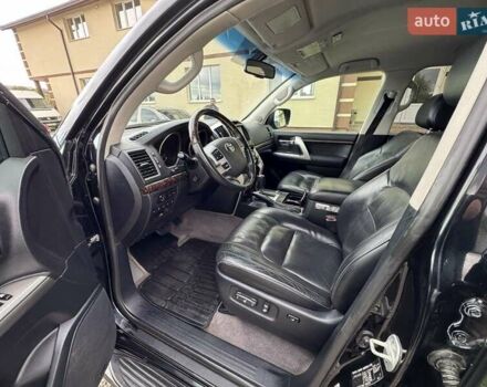 Черный Тойота Ленд Крузер, объемом двигателя 4.46 л и пробегом 200 тыс. км за 36500 $, фото 11 на Automoto.ua