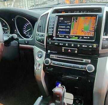 Черный Тойота Ленд Крузер, объемом двигателя 4.5 л и пробегом 175 тыс. км за 39000 $, фото 37 на Automoto.ua