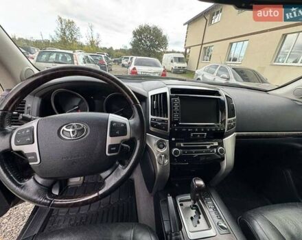 Черный Тойота Ленд Крузер, объемом двигателя 4.46 л и пробегом 200 тыс. км за 36500 $, фото 12 на Automoto.ua