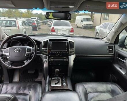 Черный Тойота Ленд Крузер, объемом двигателя 4.46 л и пробегом 200 тыс. км за 36500 $, фото 13 на Automoto.ua