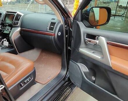 Черный Тойота Ленд Крузер, объемом двигателя 4.5 л и пробегом 175 тыс. км за 39000 $, фото 43 на Automoto.ua