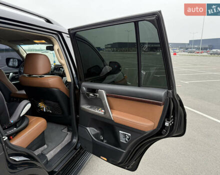 Черный Тойота Ленд Крузер, объемом двигателя 4.46 л и пробегом 160 тыс. км за 39700 $, фото 25 на Automoto.ua