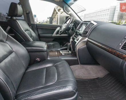 Черный Тойота Ленд Крузер, объемом двигателя 4.46 л и пробегом 93 тыс. км за 40000 $, фото 11 на Automoto.ua