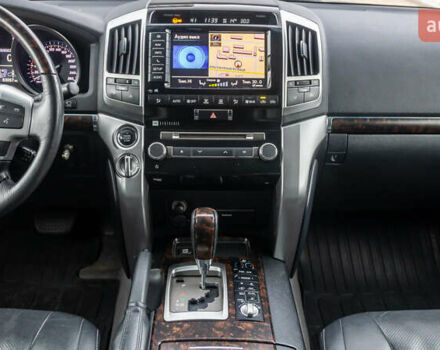 Черный Тойота Ленд Крузер, объемом двигателя 4.46 л и пробегом 93 тыс. км за 40000 $, фото 24 на Automoto.ua