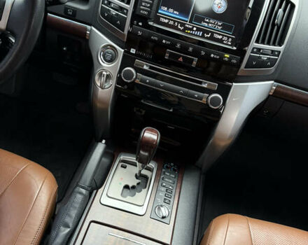 Черный Тойота Ленд Крузер, объемом двигателя 4.46 л и пробегом 160 тыс. км за 39700 $, фото 18 на Automoto.ua