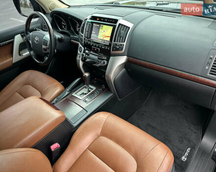 Черный Тойота Ленд Крузер, объемом двигателя 4.46 л и пробегом 350 тыс. км за 34800 $, фото 62 на Automoto.ua