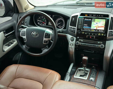 Черный Тойота Ленд Крузер, объемом двигателя 4.46 л и пробегом 350 тыс. км за 34800 $, фото 73 на Automoto.ua