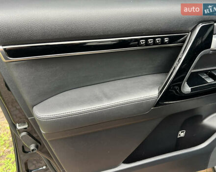 Черный Тойота Ленд Крузер, объемом двигателя 4.5 л и пробегом 239 тыс. км за 46900 $, фото 54 на Automoto.ua