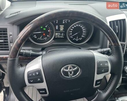 Чорний Тойота Ленд Крузер, об'ємом двигуна 4.46 л та пробігом 314 тис. км за 41000 $, фото 9 на Automoto.ua