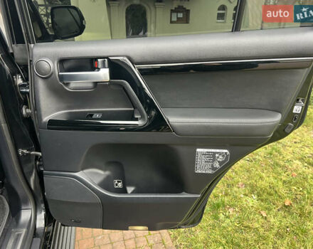 Черный Тойота Ленд Крузер, объемом двигателя 4.5 л и пробегом 239 тыс. км за 46900 $, фото 88 на Automoto.ua