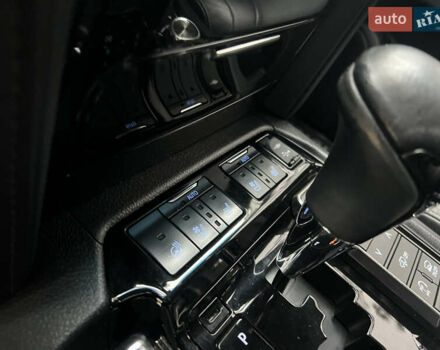 Черный Тойота Ленд Крузер, объемом двигателя 4.5 л и пробегом 239 тыс. км за 46900 $, фото 68 на Automoto.ua