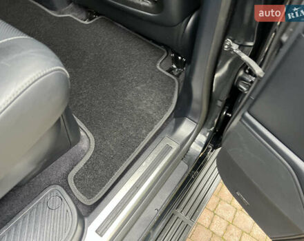 Черный Тойота Ленд Крузер, объемом двигателя 4.5 л и пробегом 239 тыс. км за 46900 $, фото 91 на Automoto.ua