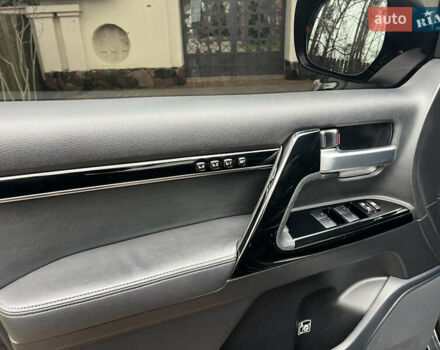 Черный Тойота Ленд Крузер, объемом двигателя 4.5 л и пробегом 239 тыс. км за 46900 $, фото 53 на Automoto.ua