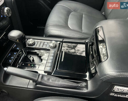 Черный Тойота Ленд Крузер, объемом двигателя 4.5 л и пробегом 239 тыс. км за 46900 $, фото 70 на Automoto.ua