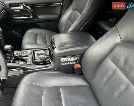 Черный Тойота Ленд Крузер, объемом двигателя 4.5 л и пробегом 239 тыс. км за 46900 $, фото 62 на Automoto.ua