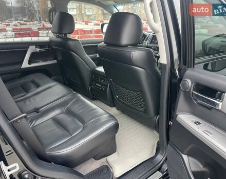 Чорний Тойота Ленд Крузер, об'ємом двигуна 4.46 л та пробігом 314 тис. км за 41000 $, фото 10 на Automoto.ua