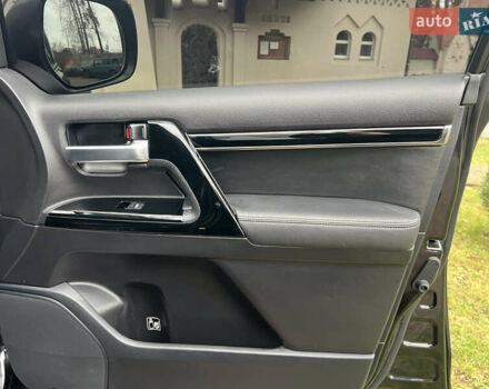 Черный Тойота Ленд Крузер, объемом двигателя 4.5 л и пробегом 239 тыс. км за 46900 $, фото 97 на Automoto.ua