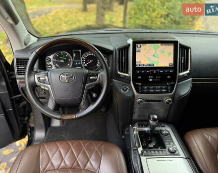 Черный Тойота Ленд Крузер, объемом двигателя 4.46 л и пробегом 225 тыс. км за 55500 $, фото 54 на Automoto.ua