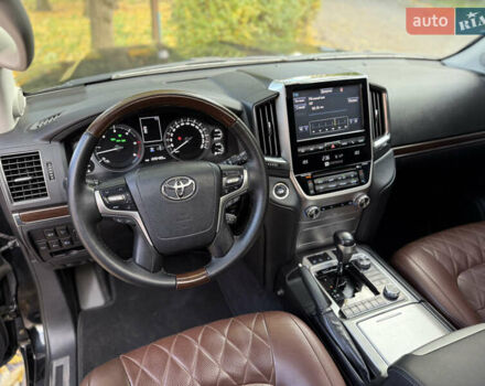 Черный Тойота Ленд Крузер, объемом двигателя 4.46 л и пробегом 225 тыс. км за 55500 $, фото 30 на Automoto.ua