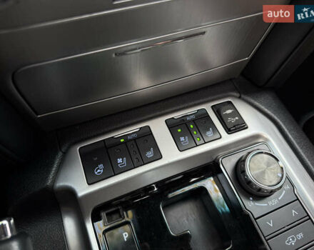 Черный Тойота Ленд Крузер, объемом двигателя 4.46 л и пробегом 225 тыс. км за 55500 $, фото 39 на Automoto.ua