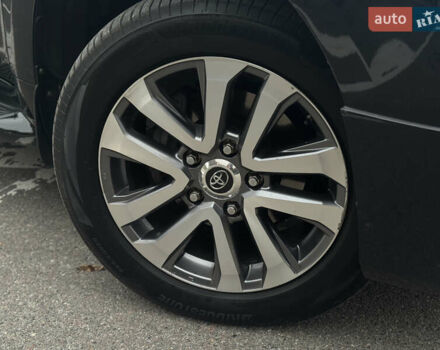 Черный Тойота Ленд Крузер, объемом двигателя 4.46 л и пробегом 324 тыс. км за 46999 $, фото 3 на Automoto.ua